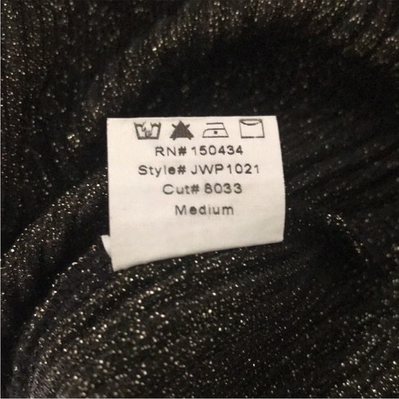 Aria stretchy gold leggings, sz Medium - Picture 4 of 5